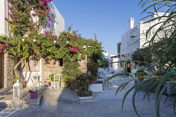 zefi hotel and suites