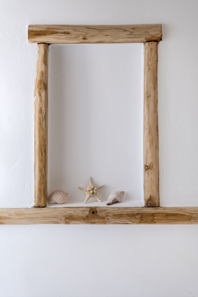 zefi hotel and suites