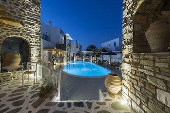 zefi hotel and suites