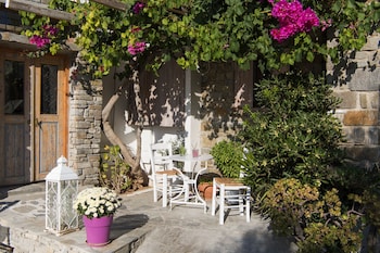 zefi hotel and suites