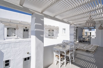 zefi hotel and suites