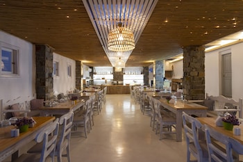 zefi hotel and suites