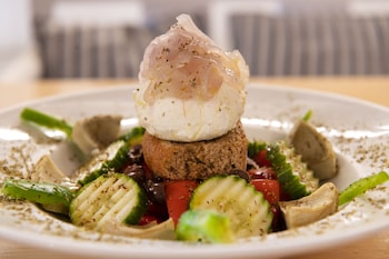 zefi hotel and suites