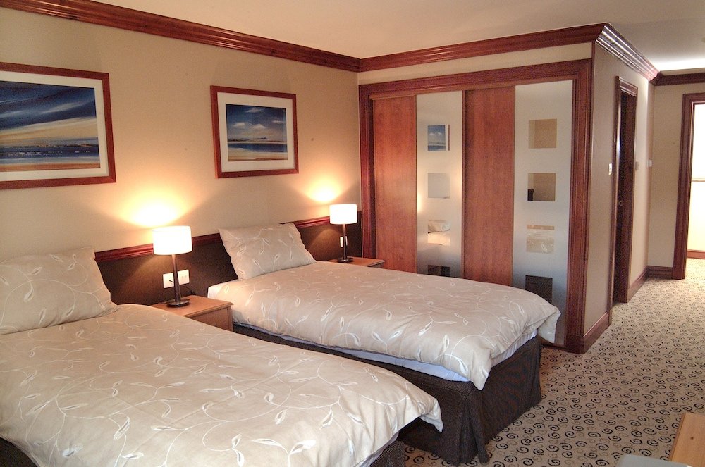 Waterhouse Inn,Balloch>>Alexandria,4 star