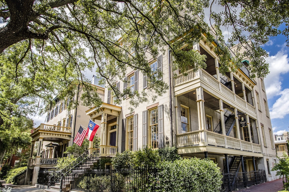 the gastonian historic inns of savannah collection