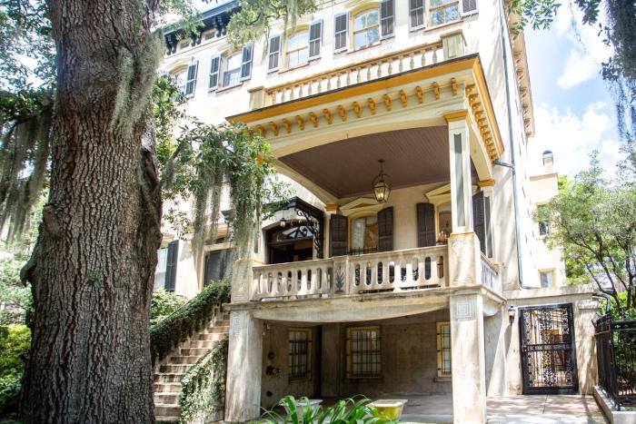 the gastonian historic inns of savannah collection
