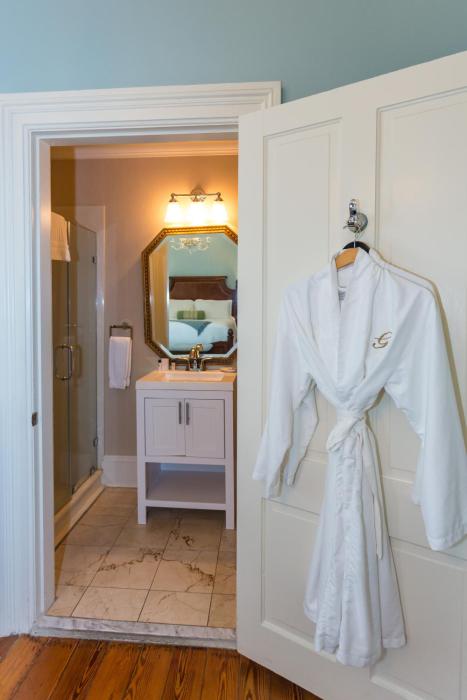 the gastonian historic inns of savannah collection