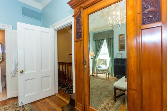 the gastonian historic inns of savannah collection