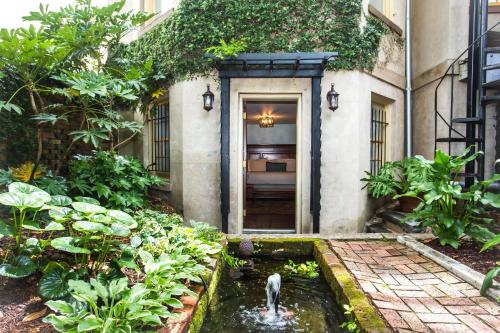 the gastonian historic inns of savannah collection