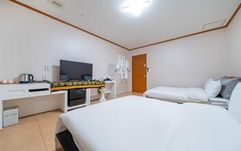 donghae lisa hotel