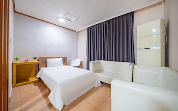 donghae lisa hotel