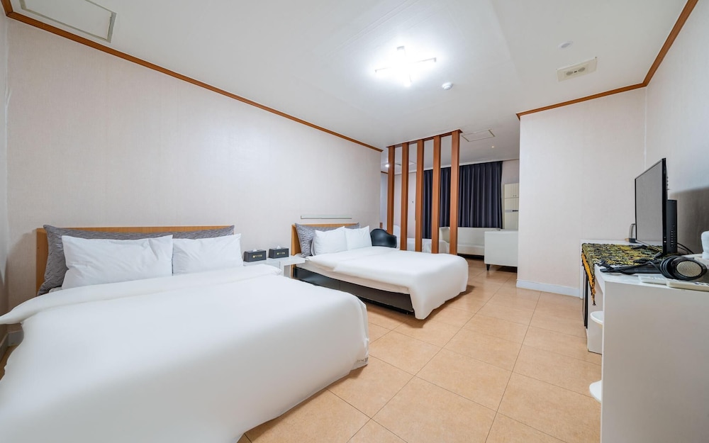 donghae lisa hotel