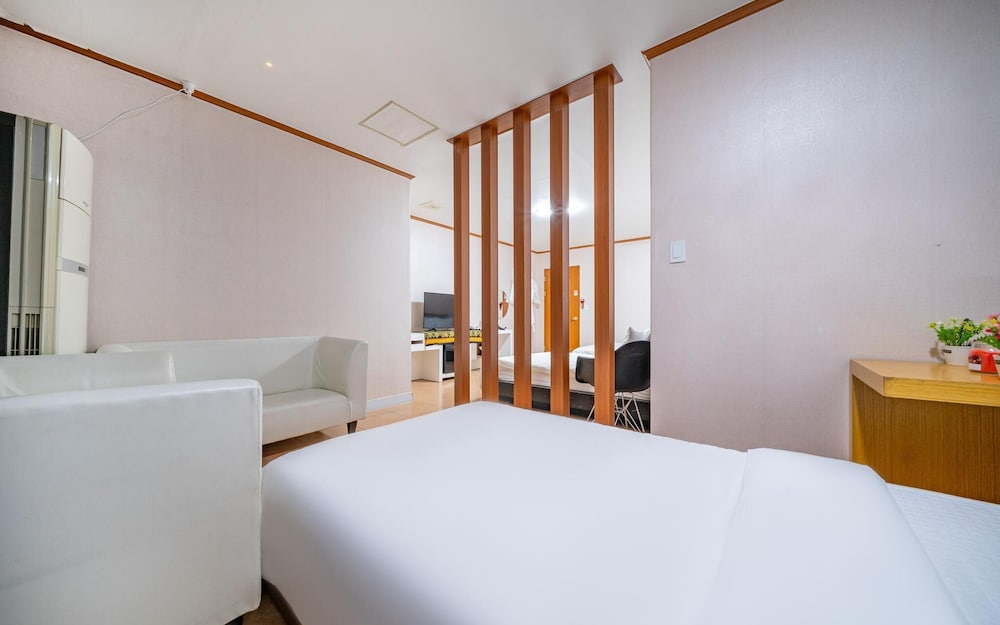 donghae lisa hotel