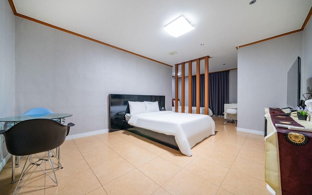 donghae lisa hotel