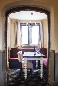 the boars head hotel