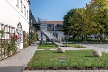 Yard Resort,Podebrady>>Lysa Nad Labem,4 star
