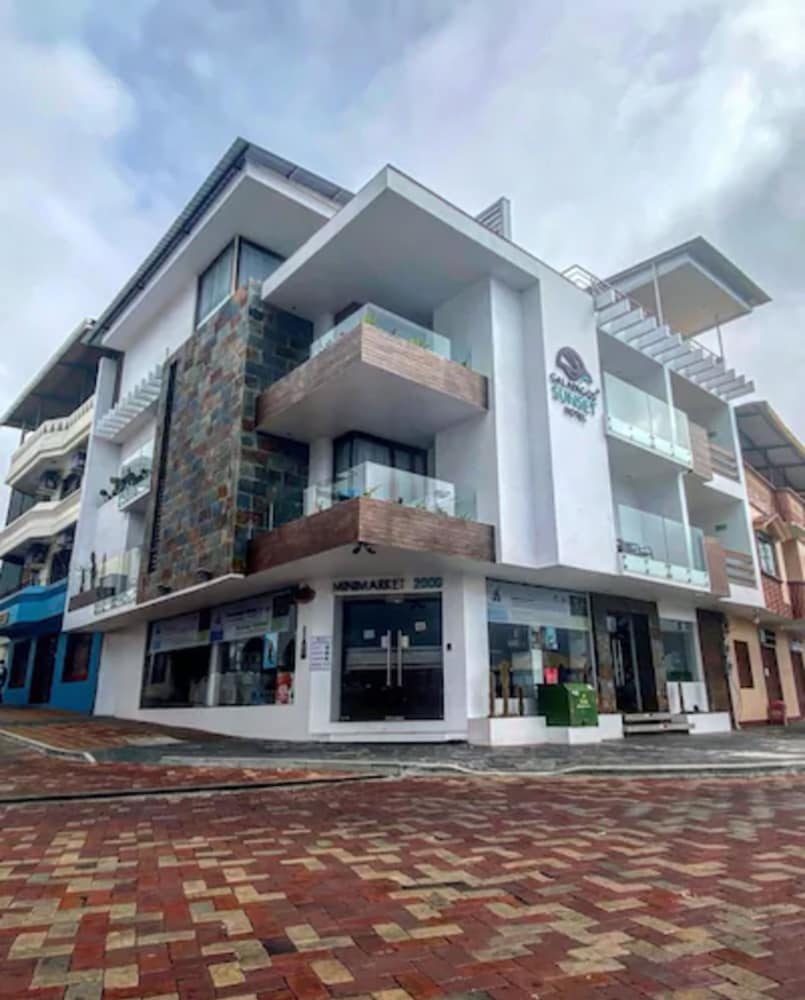 galapagos sunset hotel