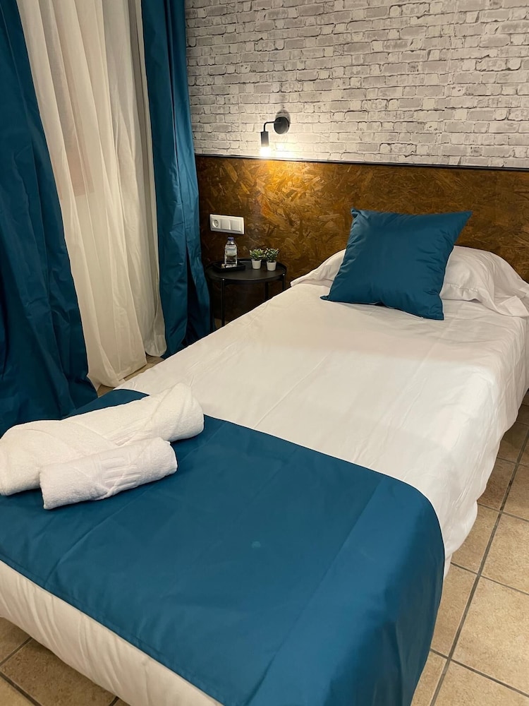 hotel oreneta gironella