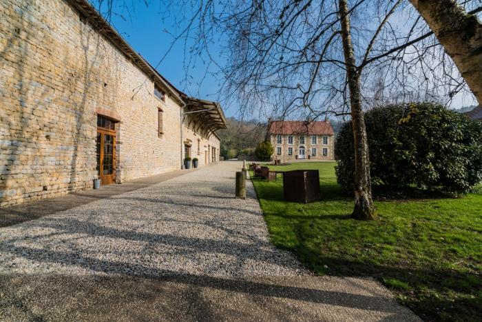 au domaine de la pommeraye and spa