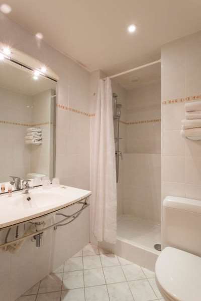 hotel beaulieu lyon charbonnieres