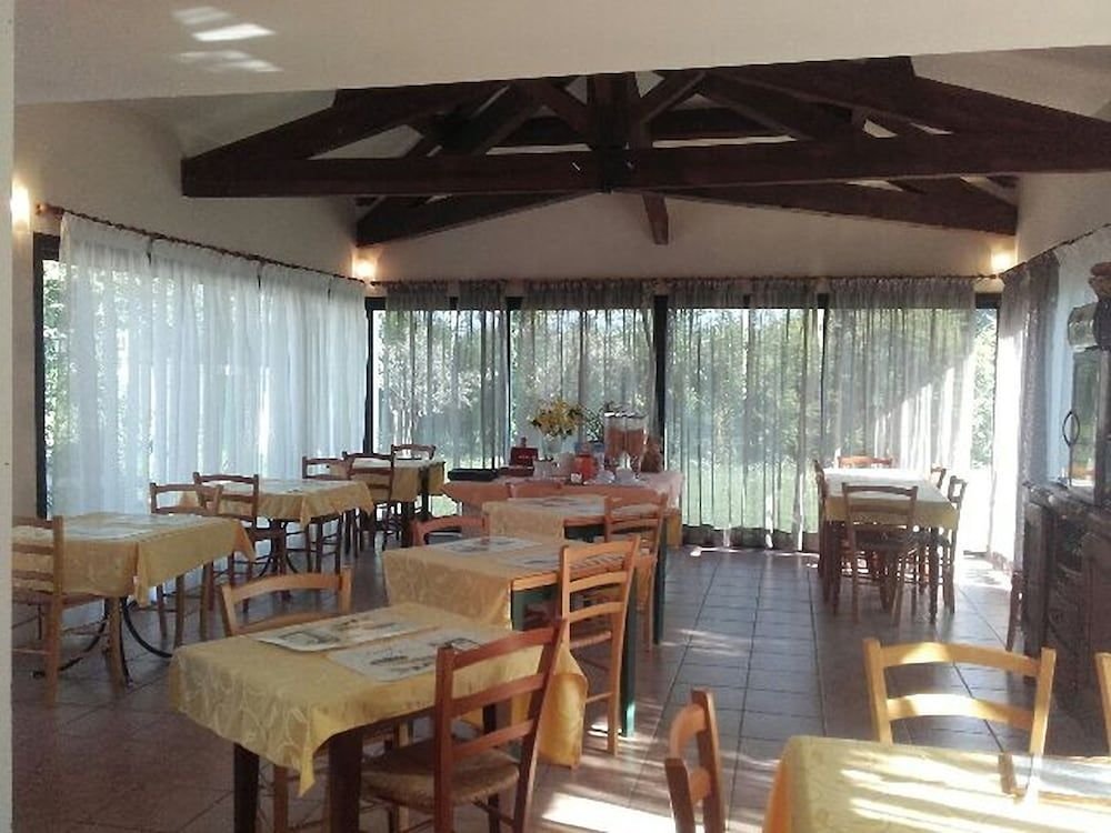 pernes les fontaines