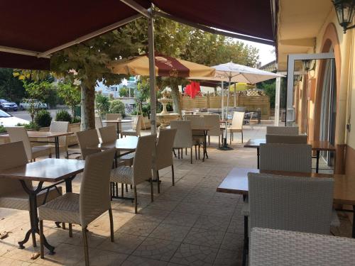 hotel restaurant le commerce