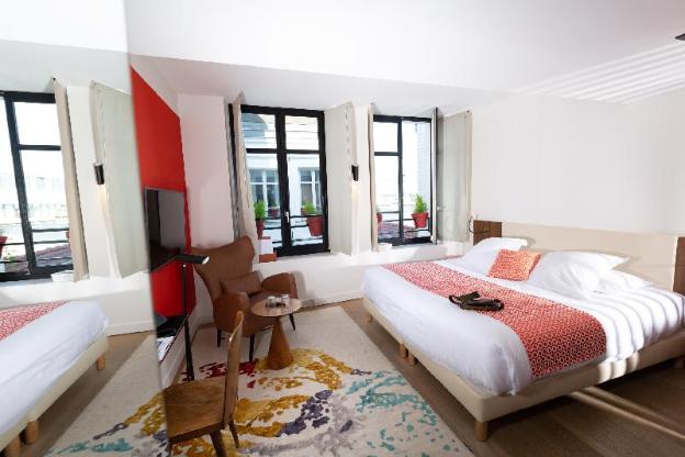 grand place hotel