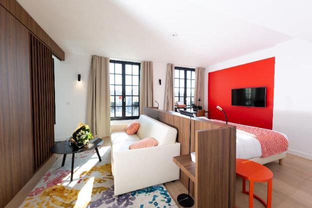 grand place hotel