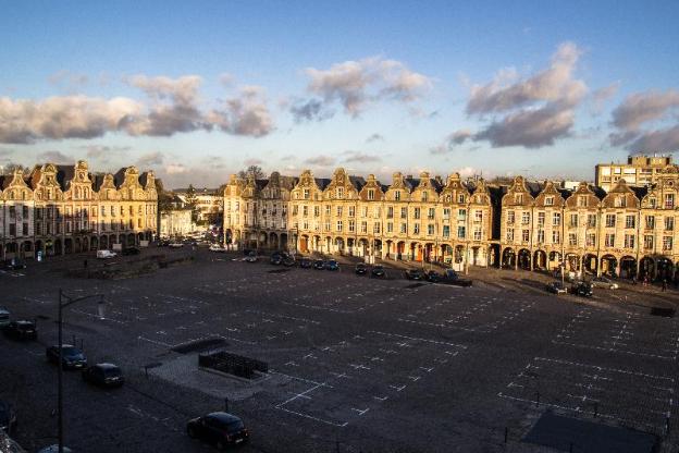 grand place hotel