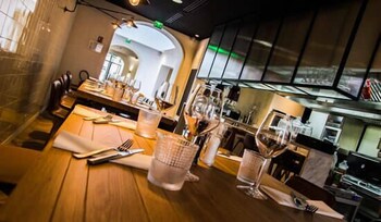 grand place hotel
