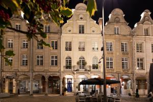 grand place hotel