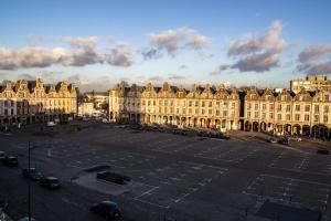 grand place hotel
