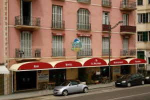le dauphin hotel