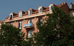 le dauphin hotel