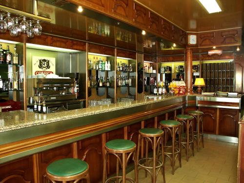 le dauphin hotel