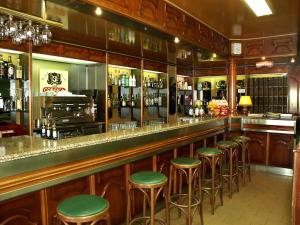 le dauphin hotel