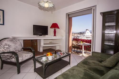 le dauphin hotel