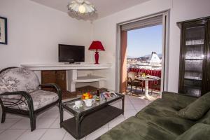 le dauphin hotel