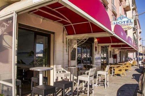 le dauphin hotel