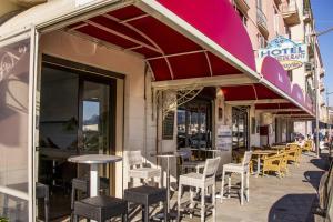le dauphin hotel