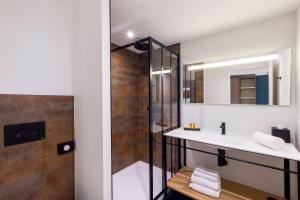 best western premier le domaine de montjoie