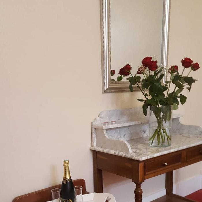 hotel raymond vii