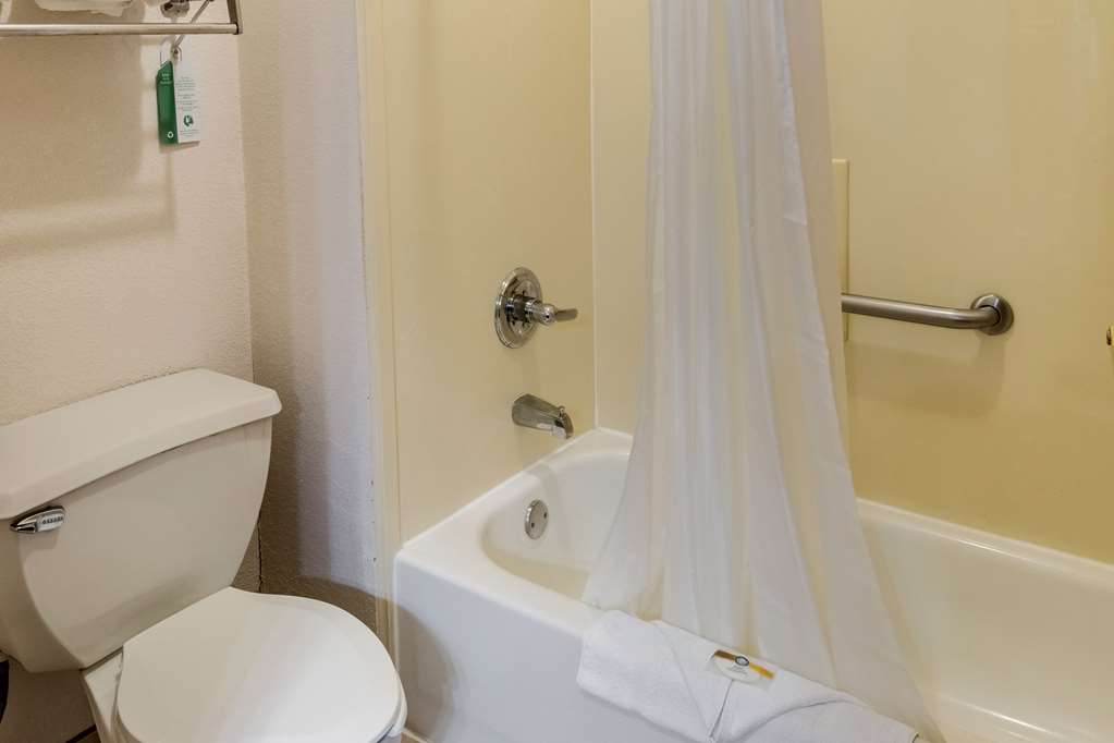 quality suites burleson ft worth