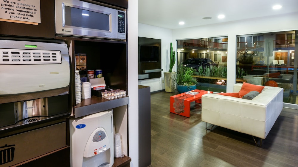 the tangerine a burbank hotel