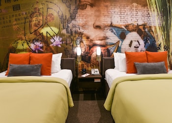 the tangerine a burbank hotel