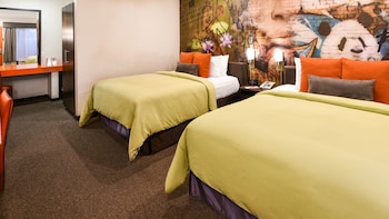 the tangerine a burbank hotel