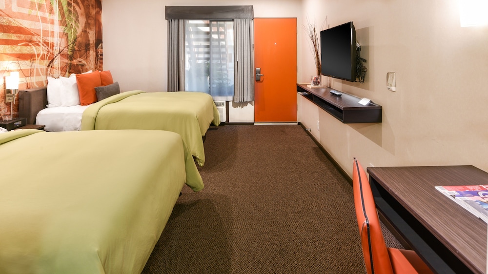 the tangerine a burbank hotel