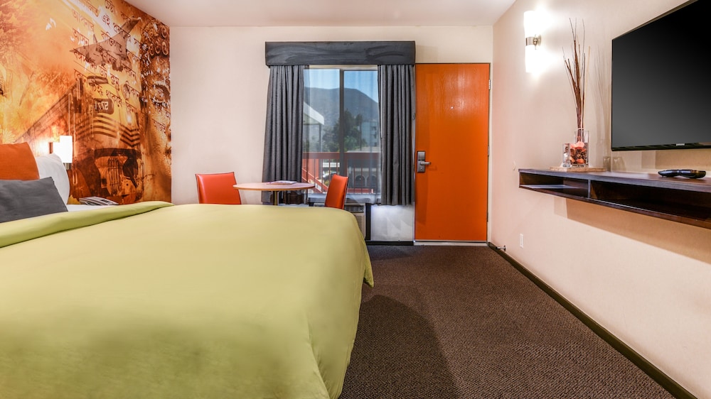 the tangerine a burbank hotel