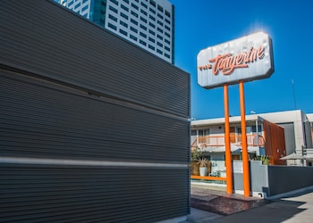 the tangerine a burbank hotel