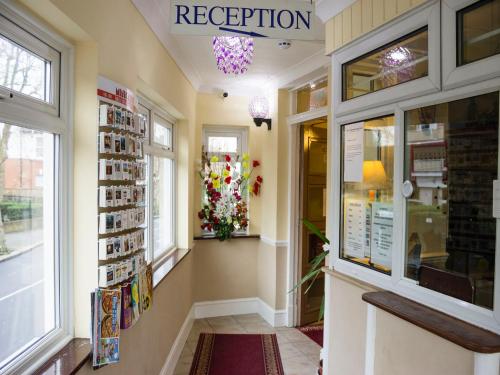 cricklewood lodge hotel
